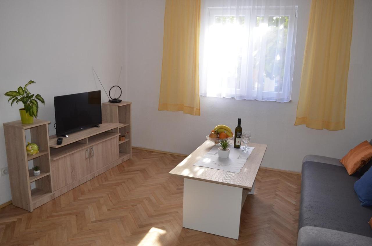 Apartment Ana Kastel Sucurac Экстерьер фото