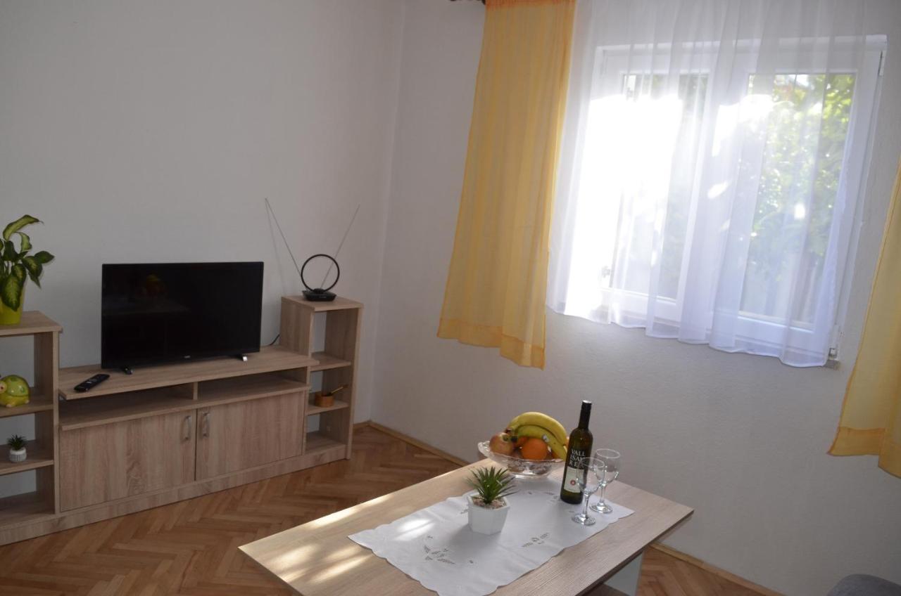 Apartment Ana Kastel Sucurac Экстерьер фото