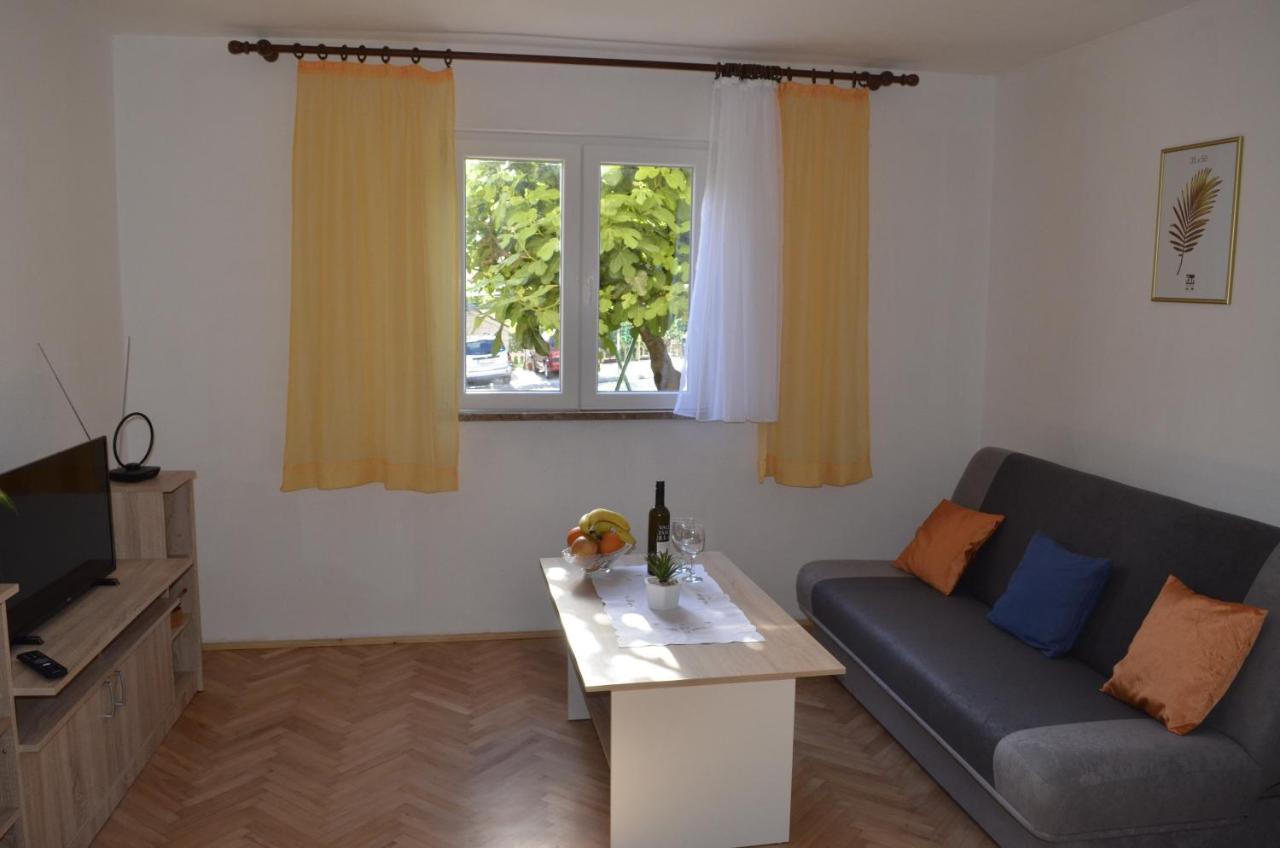 Apartment Ana Kastel Sucurac Экстерьер фото